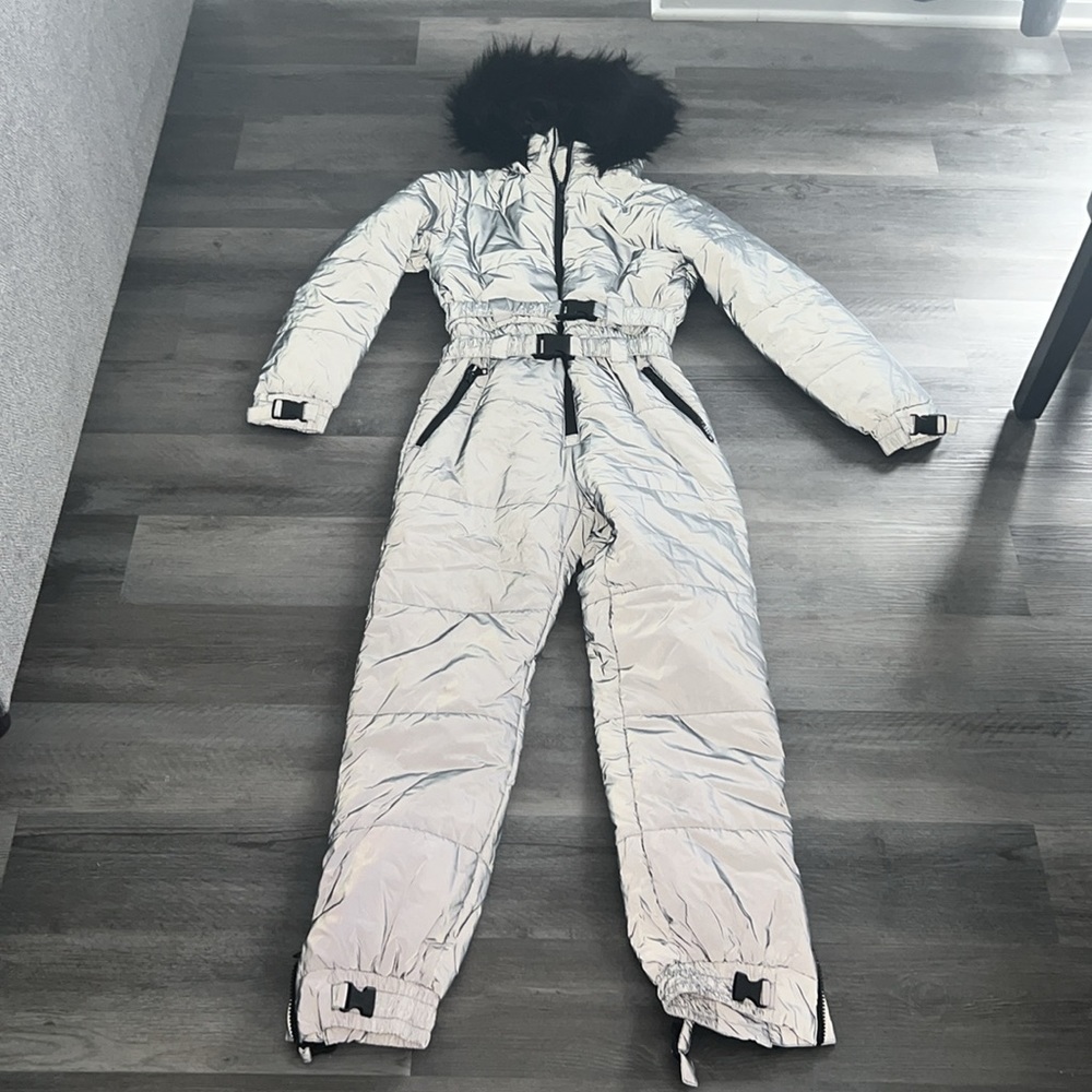 Snowsuit - Picture 4 of 9